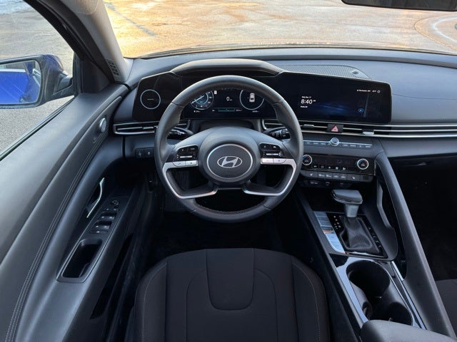 2024 Hyundai Elantra SEL w/ Power Sunroof