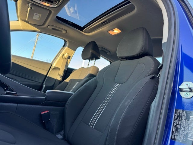 2024 Hyundai Elantra SEL w/ Power Sunroof