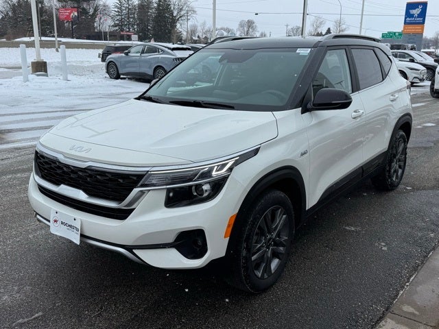 2023 Kia Seltos S Special w/ Intelligent Access + Remote Start