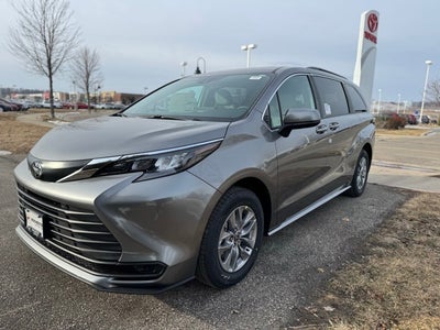 2026 Toyota Sienna LE