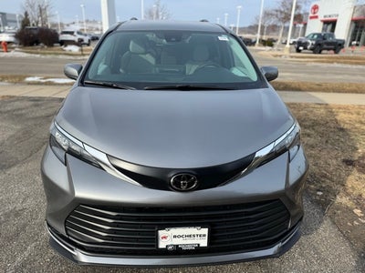 2026 Toyota Sienna LE