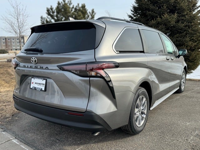 2026 Toyota Sienna LE