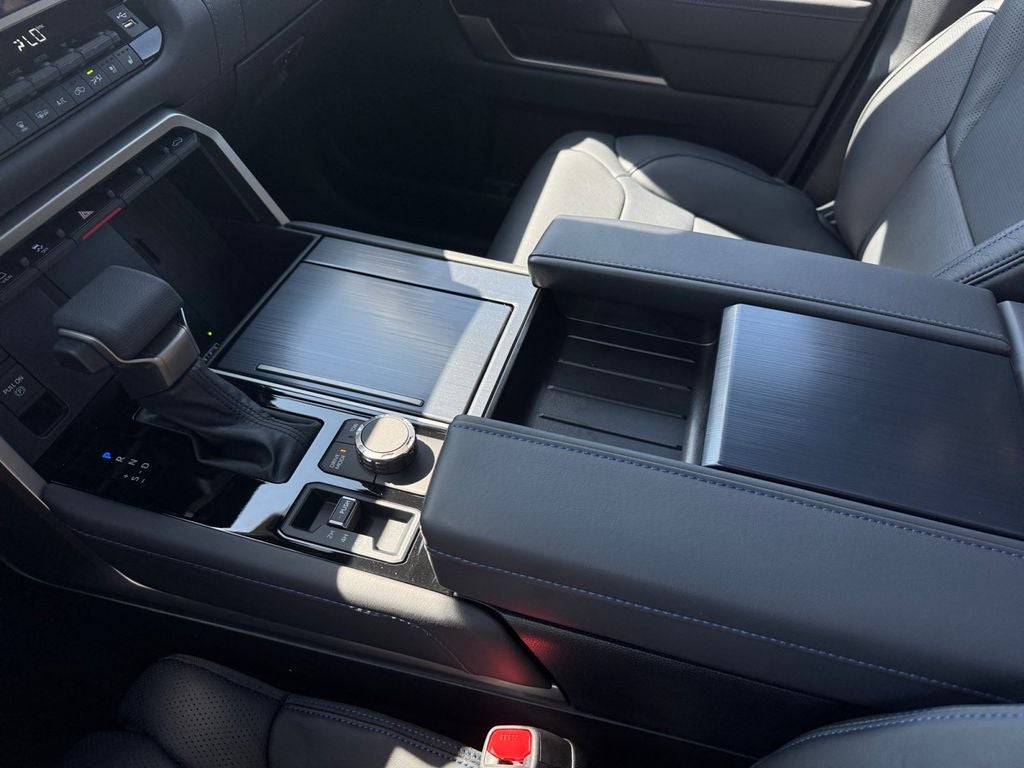 2026 Toyota Tundra i-FORCE MAX Platinum i-FORCE MAX