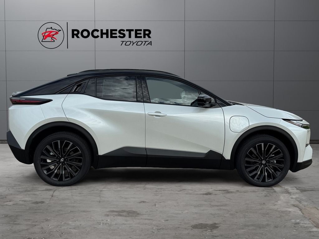 2026 Toyota C-HR XSE