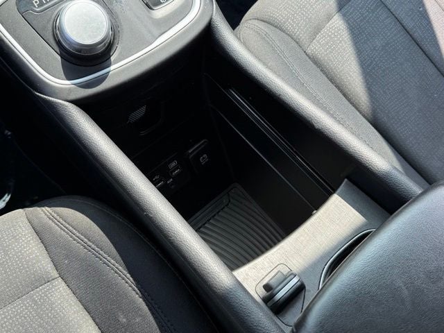 2017 Chrysler 200 LX