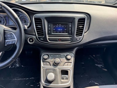 2017 Chrysler 200 LX