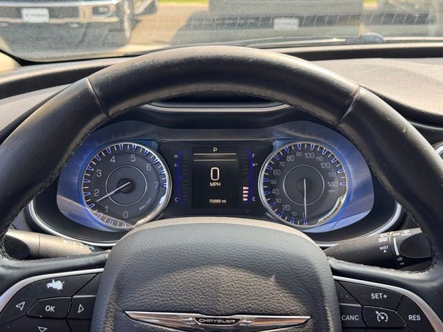 2017 Chrysler 200 LX