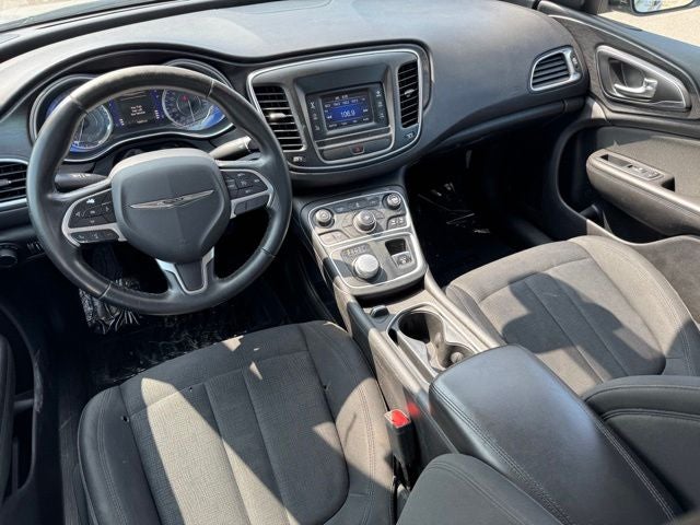 2017 Chrysler 200 LX