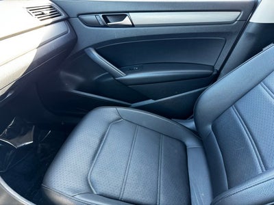 2014 Volkswagen Passat 1.8T SE