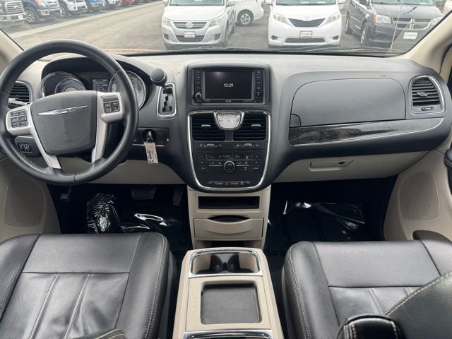 2015 Chrysler Town & Country Touring