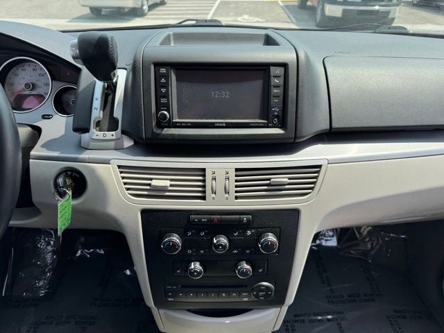 Used 2013 Volkswagen Routan SE with VIN 2C4RVABG0DR724775 for sale in Rochester, Minnesota