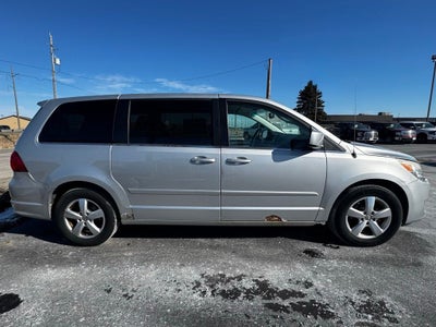 2010 Volkswagen Routan SE