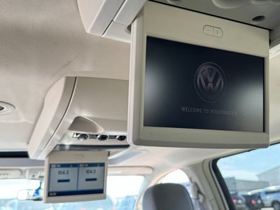 2010 Volkswagen Routan SEL