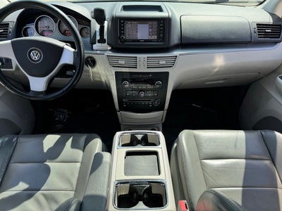 2010 Volkswagen Routan SEL