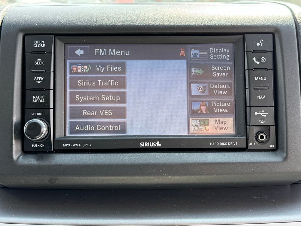 2010 Volkswagen Routan SEL