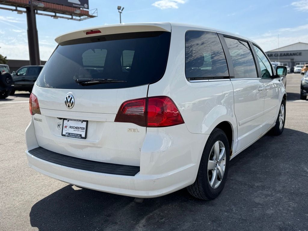2010 Volkswagen Routan SEL