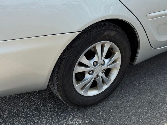 2005 Toyota Camry LE