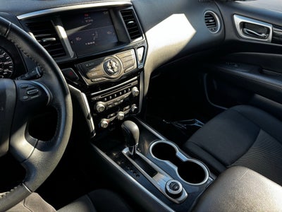 2018 Nissan Pathfinder SV