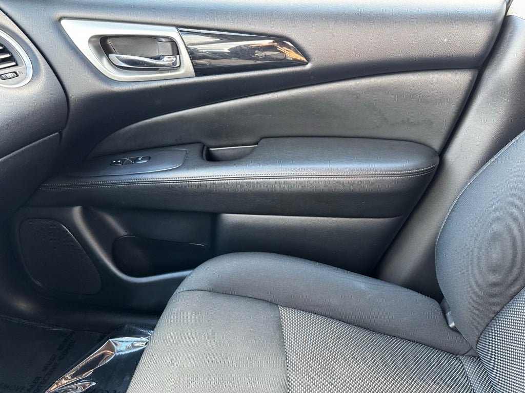 2018 Nissan Pathfinder SV