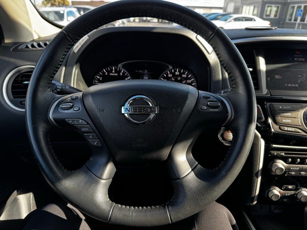 2018 Nissan Pathfinder SV