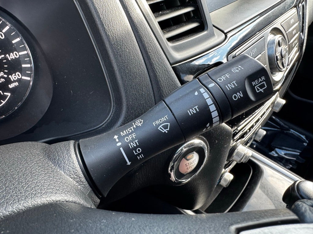 2018 Nissan Pathfinder SV