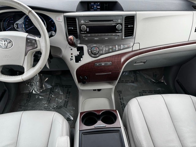 2013 Toyota Sienna XLE 7 Passenger