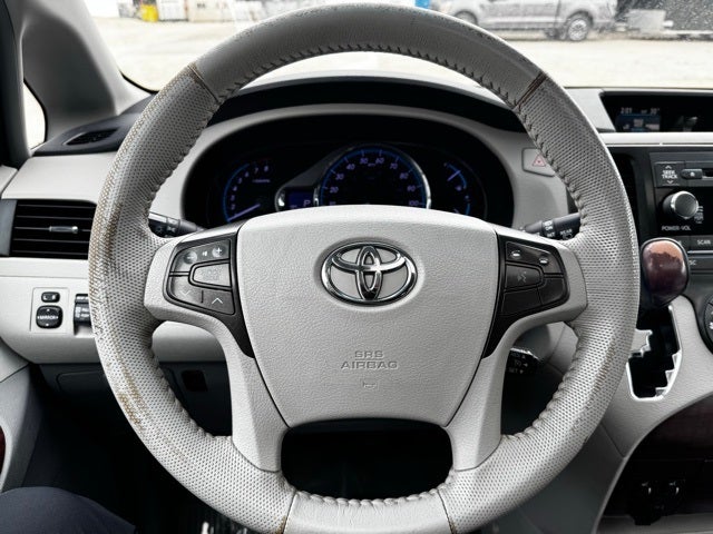 2013 Toyota Sienna XLE 7 Passenger