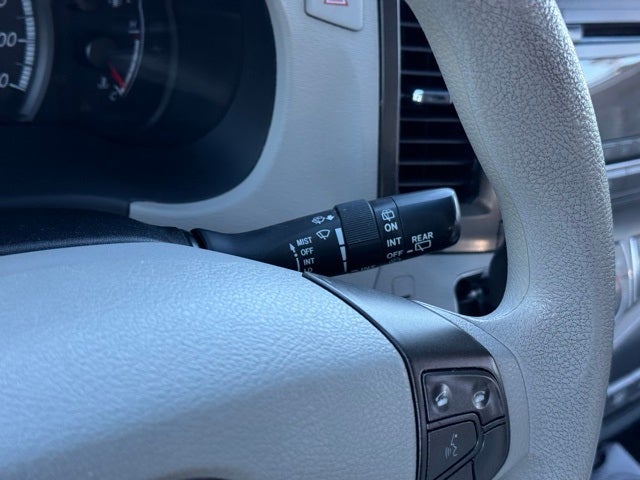 2013 Toyota Sienna LE 8 Passenger