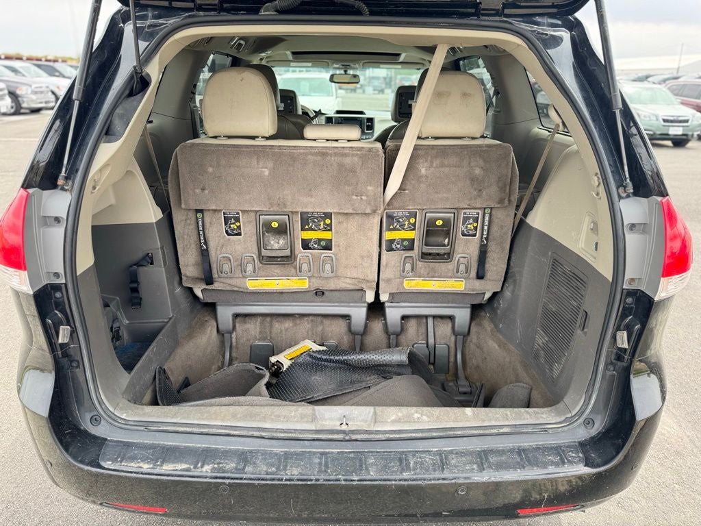 2014 Toyota Sienna XLE 8 Passenger