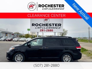 2014 Toyota Sienna XLE 8 Passenger