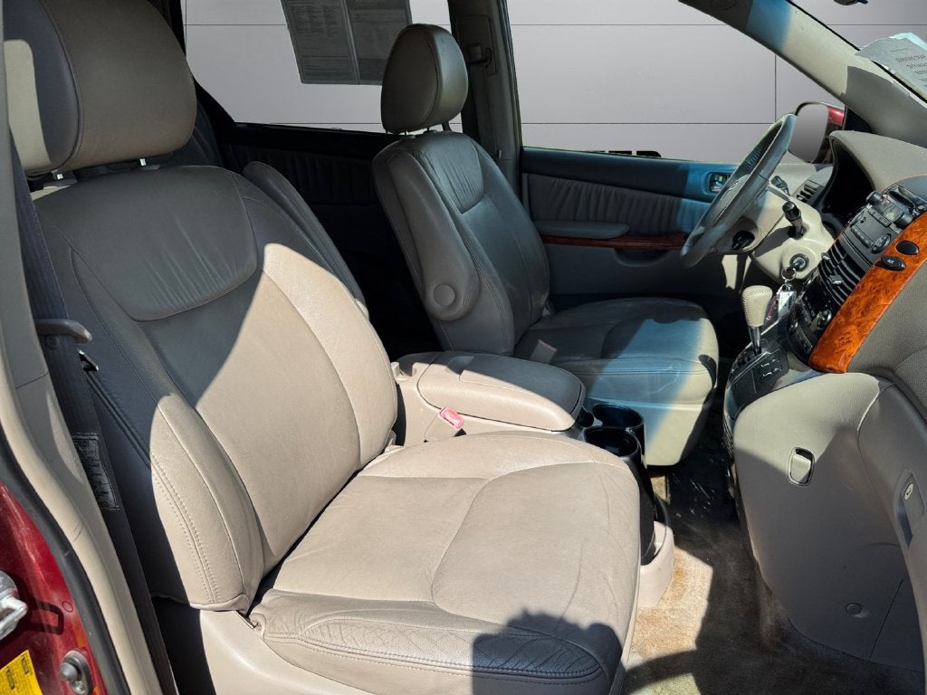 2010 Toyota Sienna XLE