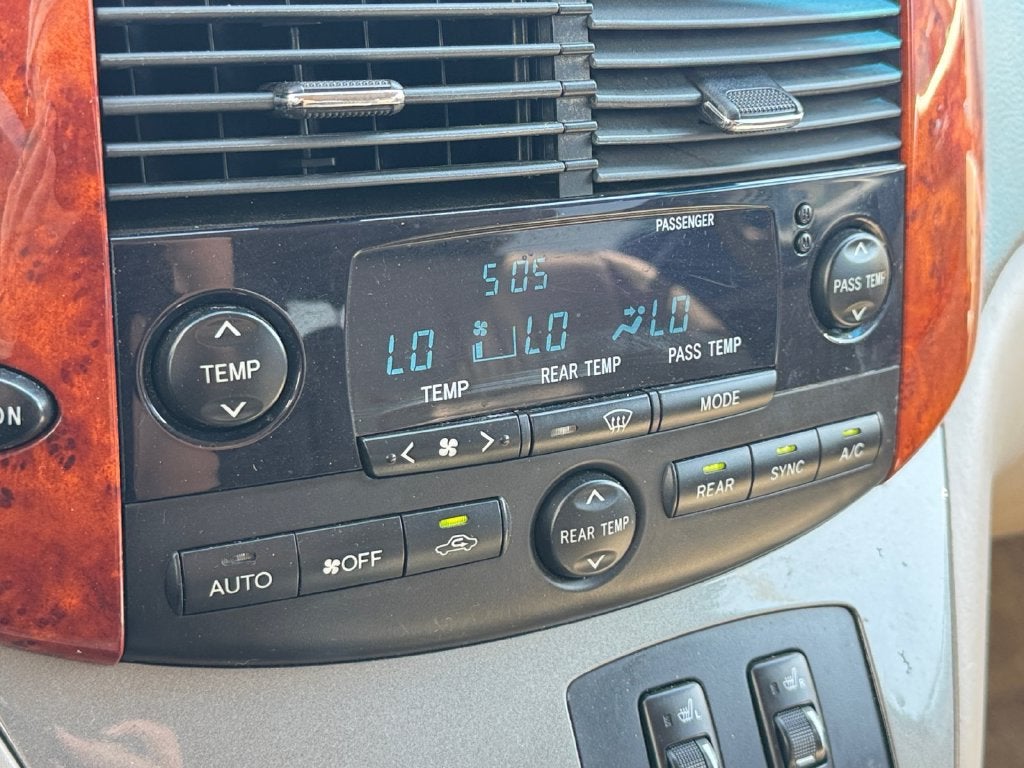 2010 Toyota Sienna XLE