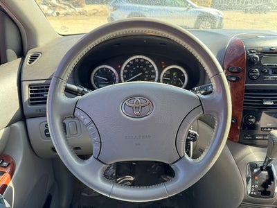 2005 Toyota Sienna XLE 7 Passenger