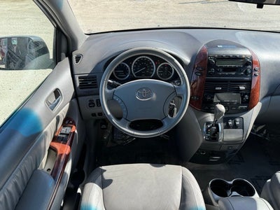 2005 Toyota Sienna XLE 7 Passenger