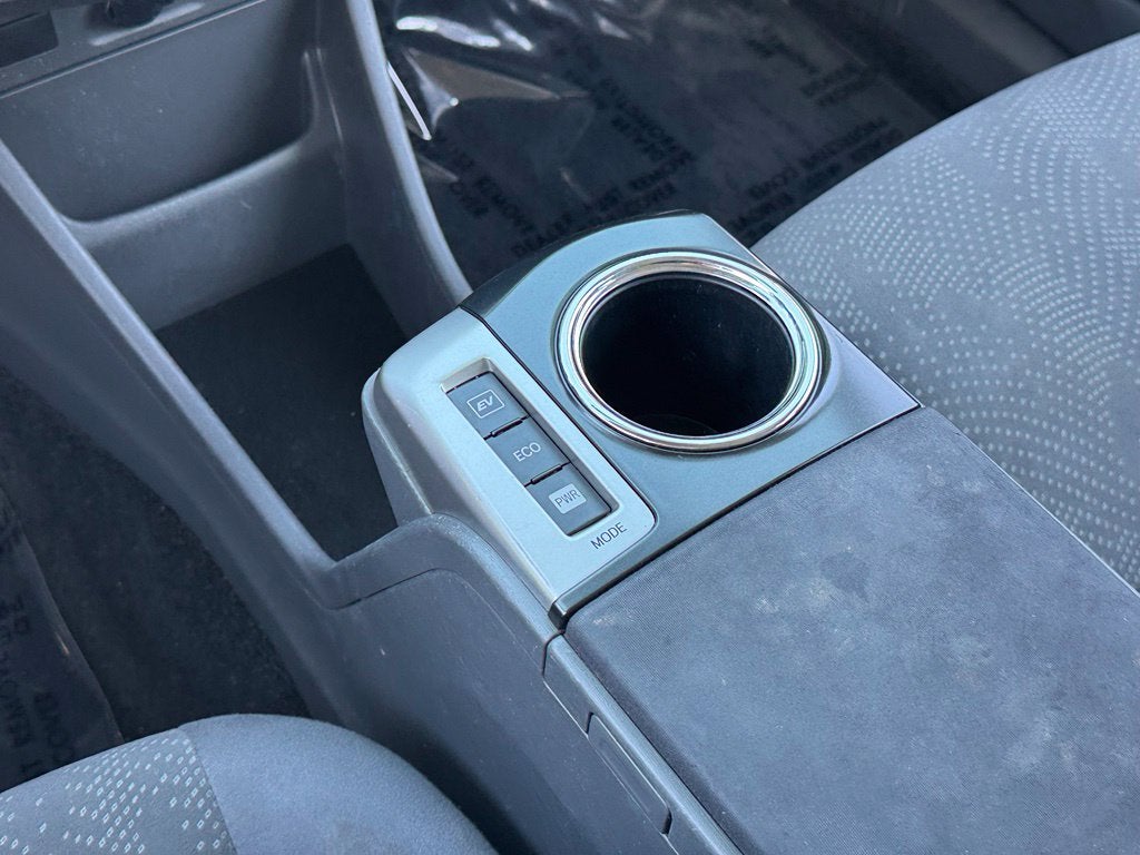 2014 Toyota Prius v Two