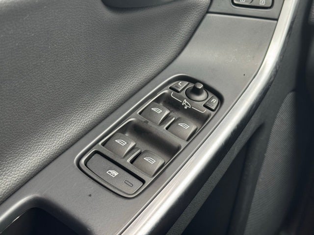 2016 Volvo XC60 T6 Drive-E