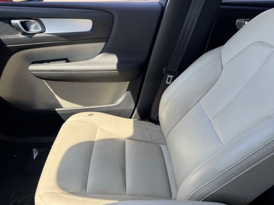 2019 Volvo XC40 Momentum