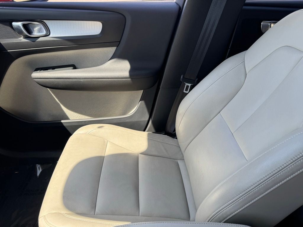2019 Volvo XC40 Momentum