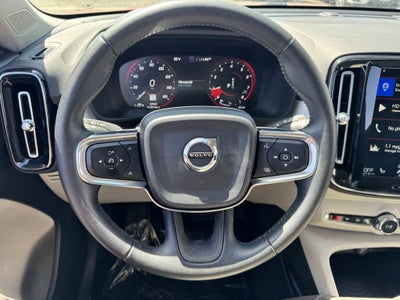 2019 Volvo XC40 Momentum