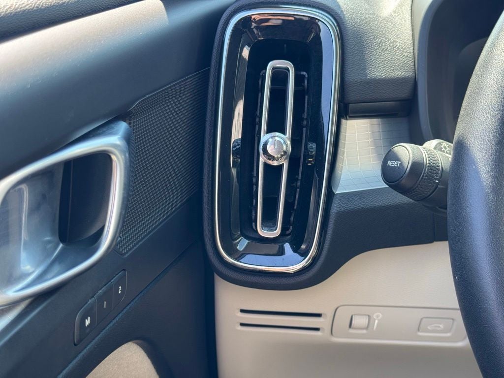 2019 Volvo XC40 Momentum
