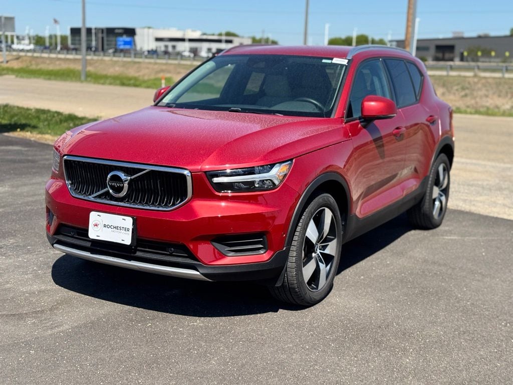 2019 Volvo XC40 Momentum