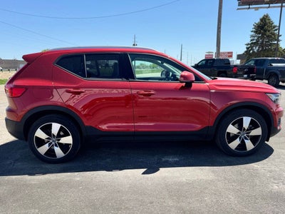 2019 Volvo XC40 Momentum