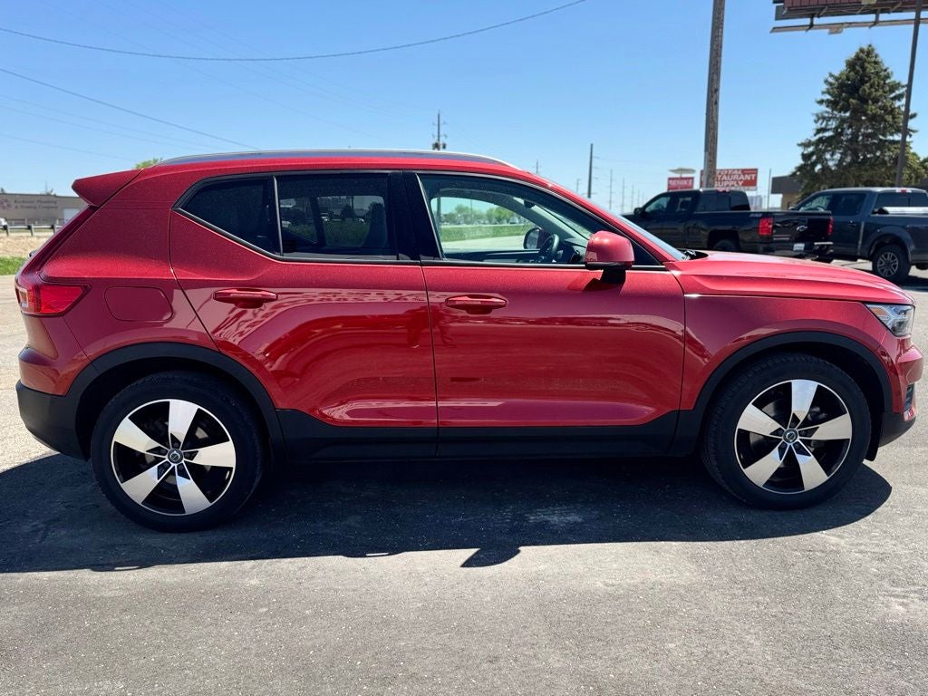 2019 Volvo XC40 Momentum