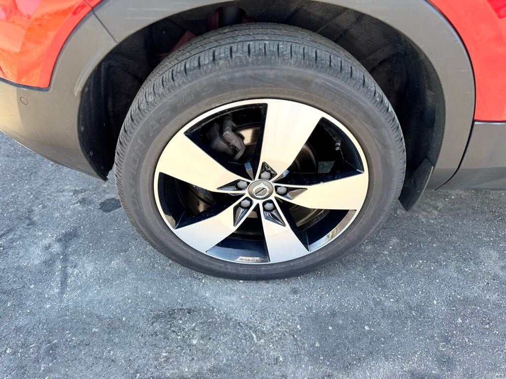 2019 Volvo XC40 Momentum
